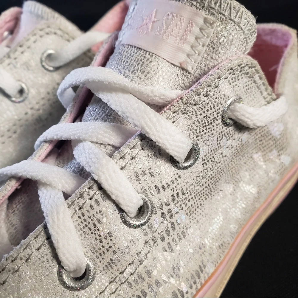 Converse Lace Up‎ Low Top Snakeskin Sneaker’s Girl’s 3